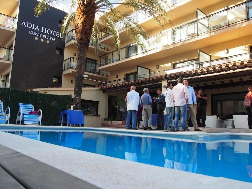 Adia Hotel Cunit Playa Bagian luar foto