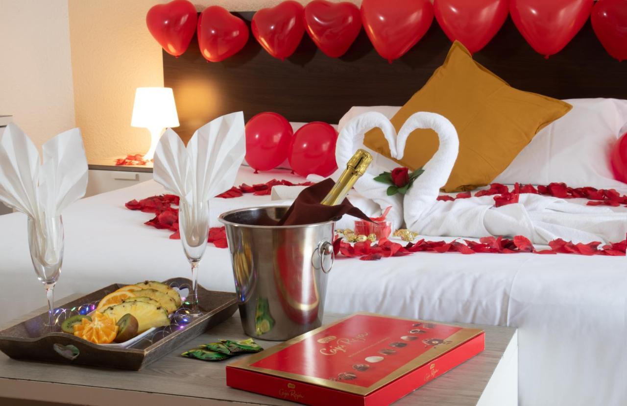 Adia Hotel Cunit Playa Bagian luar foto