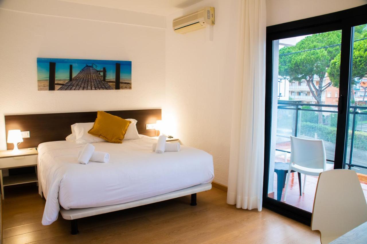 Adia Hotel Cunit Playa Bagian luar foto
