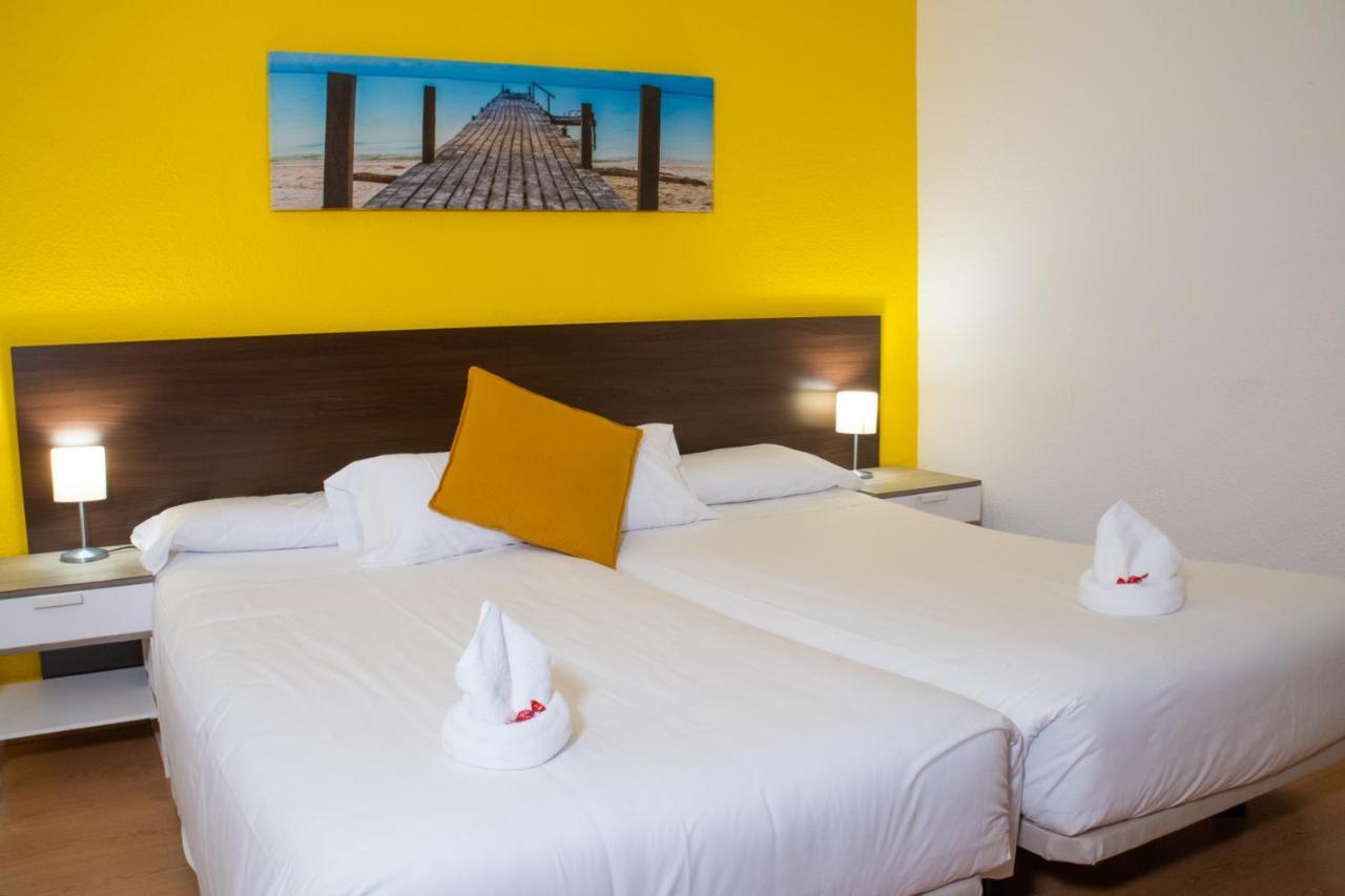 Adia Hotel Cunit Playa Bagian luar foto