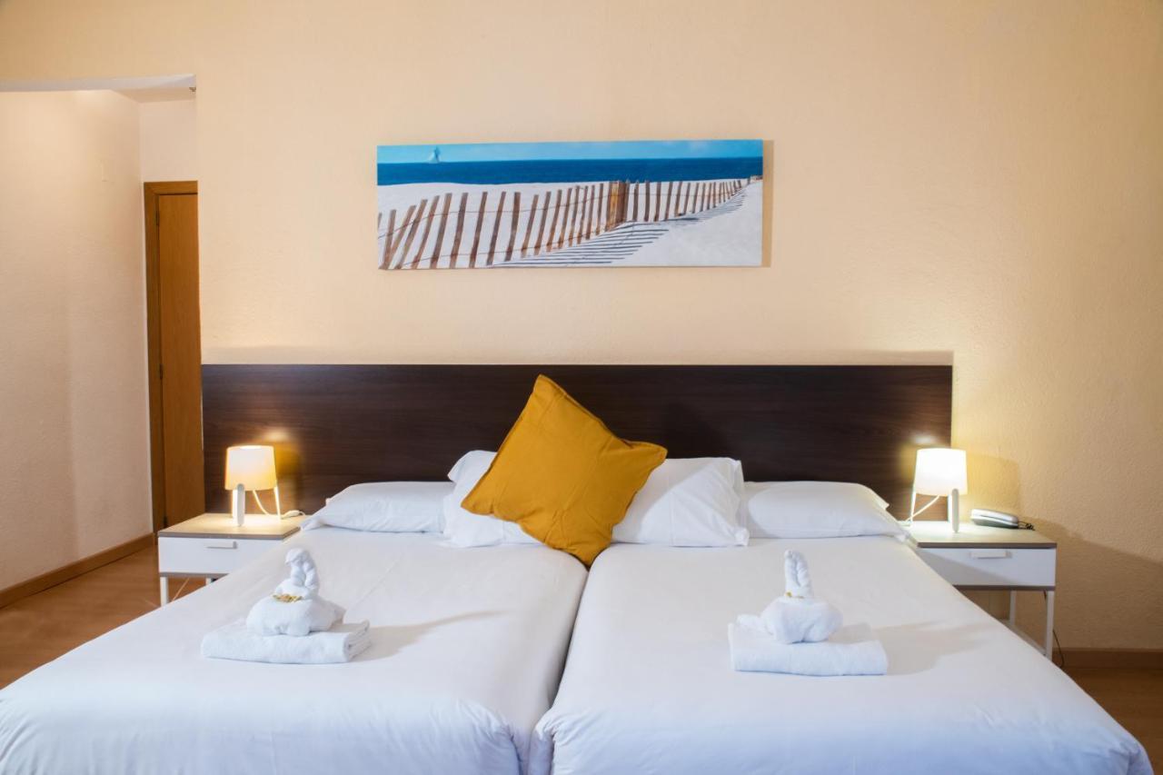 Adia Hotel Cunit Playa Bagian luar foto