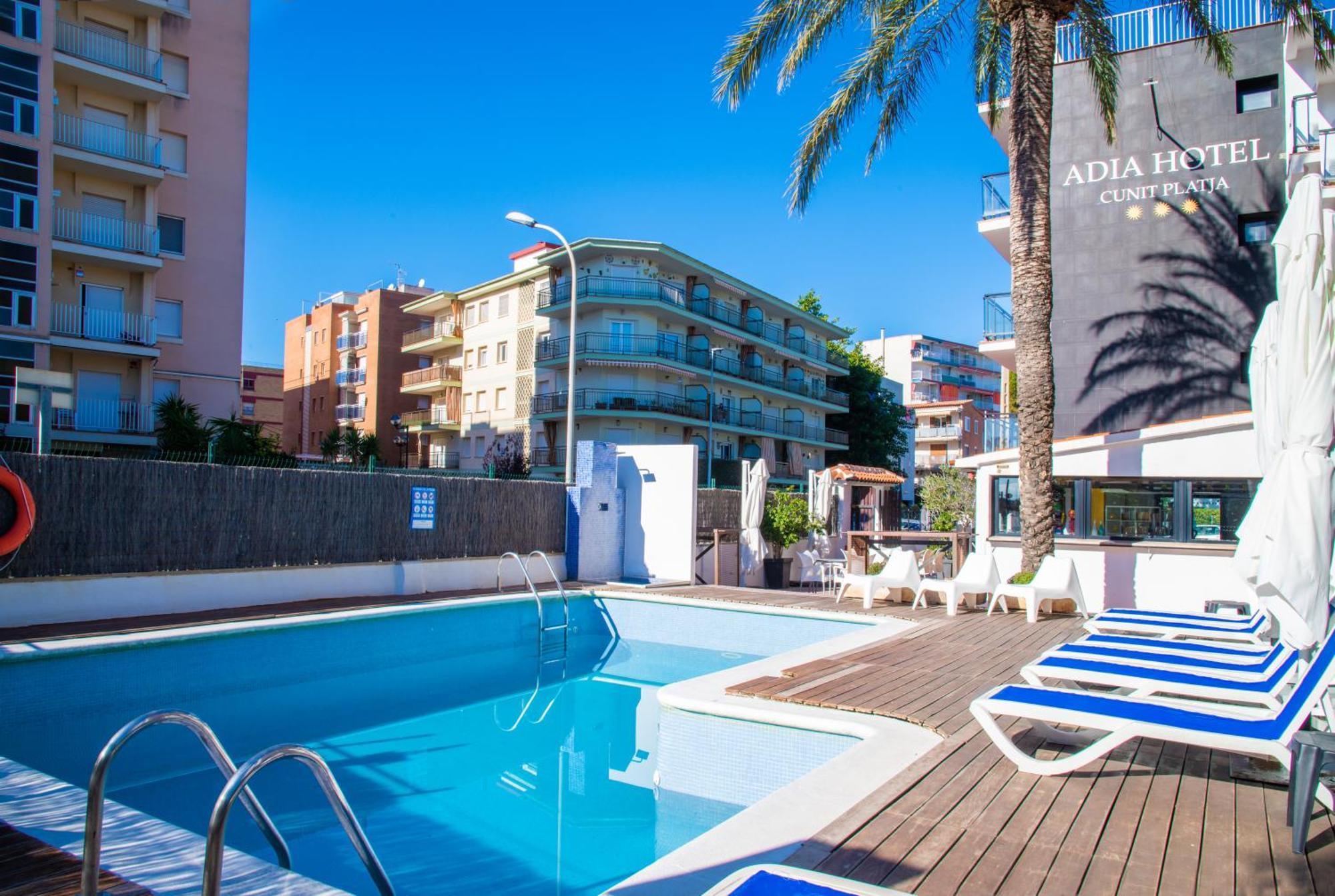 Adia Hotel Cunit Playa Bagian luar foto
