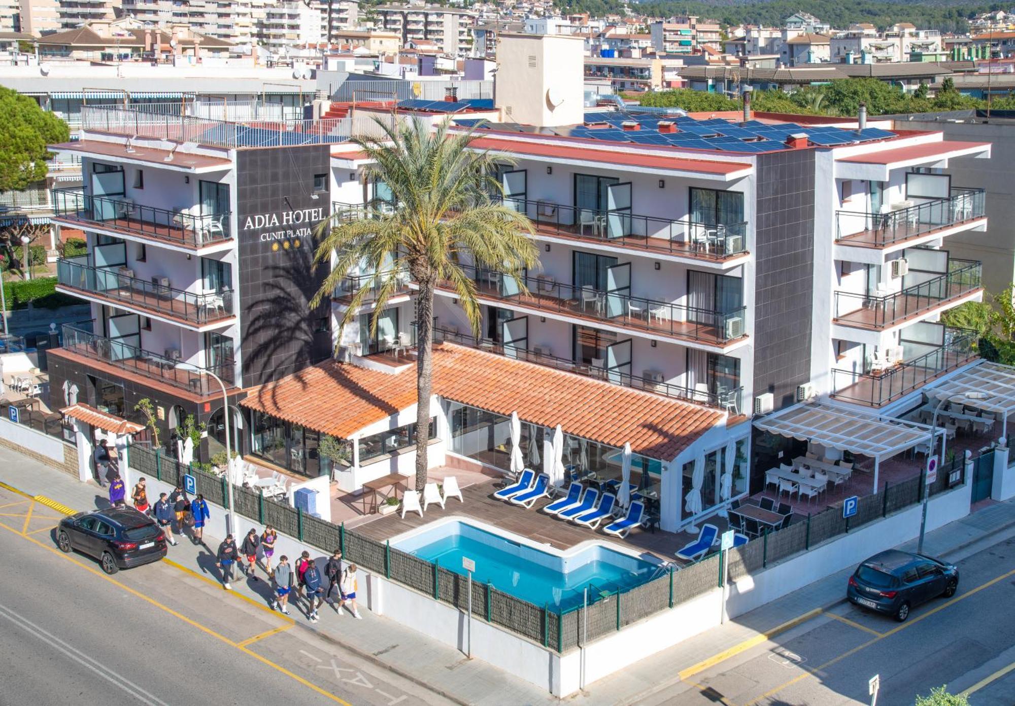 Adia Hotel Cunit Playa Bagian luar foto
